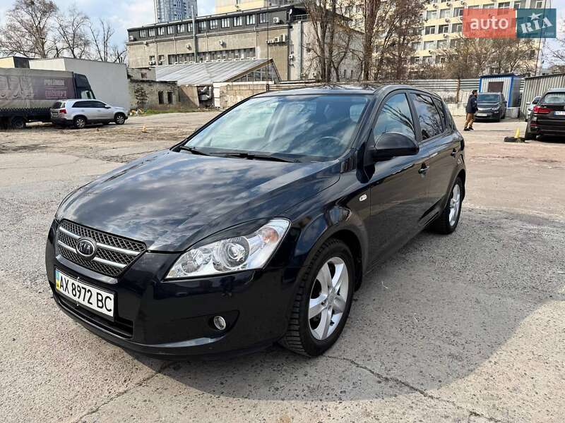 Kia Ceed (2007)