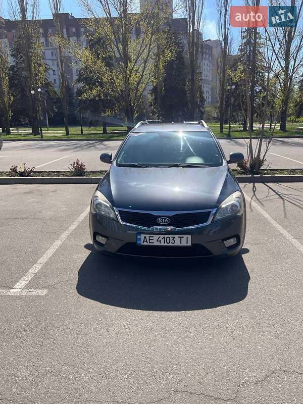 Kia Ceed (2010)