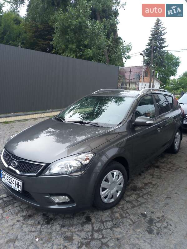Kia Ceed (2010)