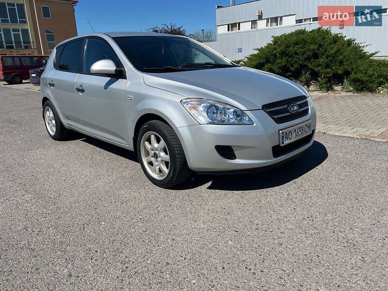 Kia Ceed (2007)