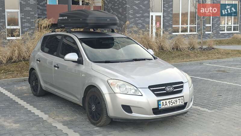 Kia Ceed (2007)