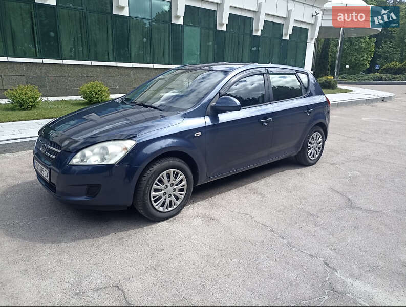 Kia Ceed (2007)