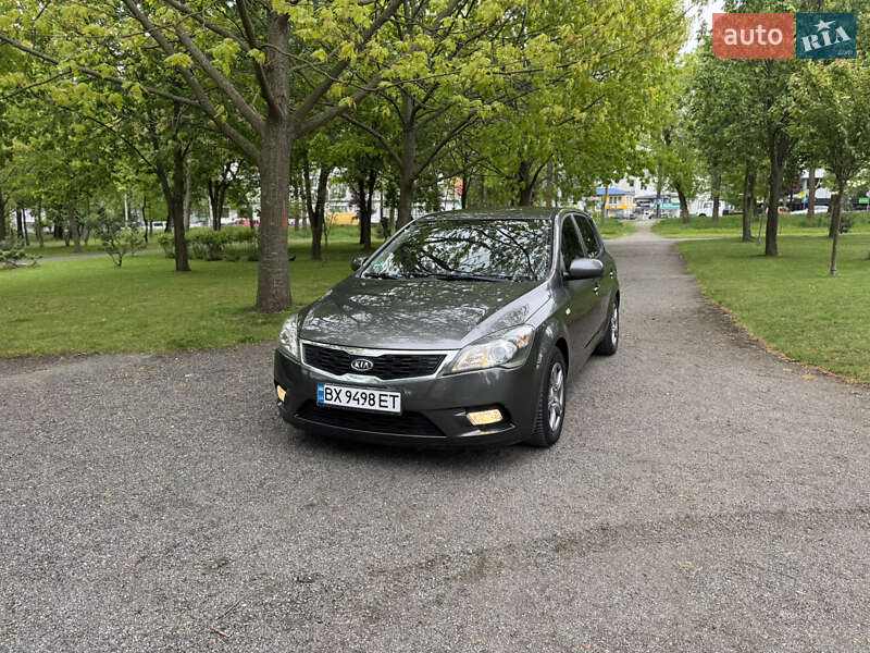 Kia Ceed (2011)