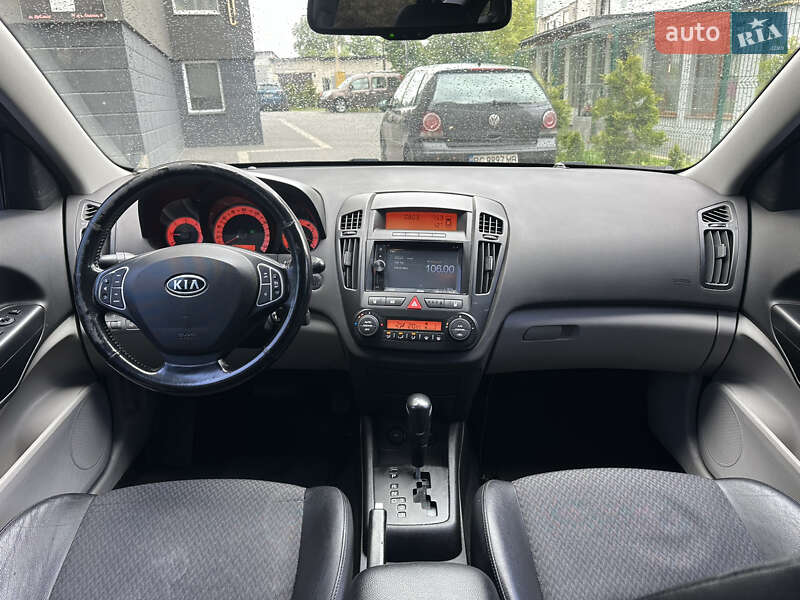 Kia Ceed (2008)