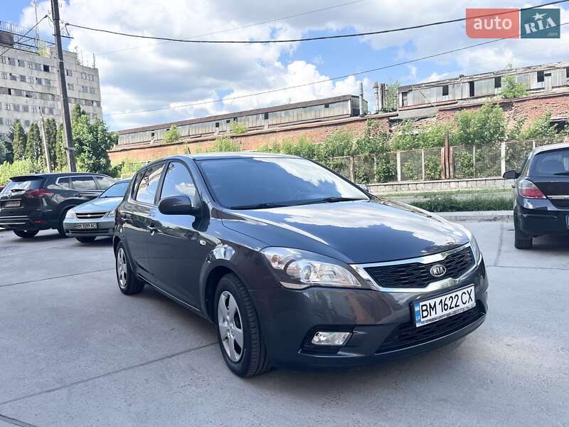 Kia Ceed (2010)