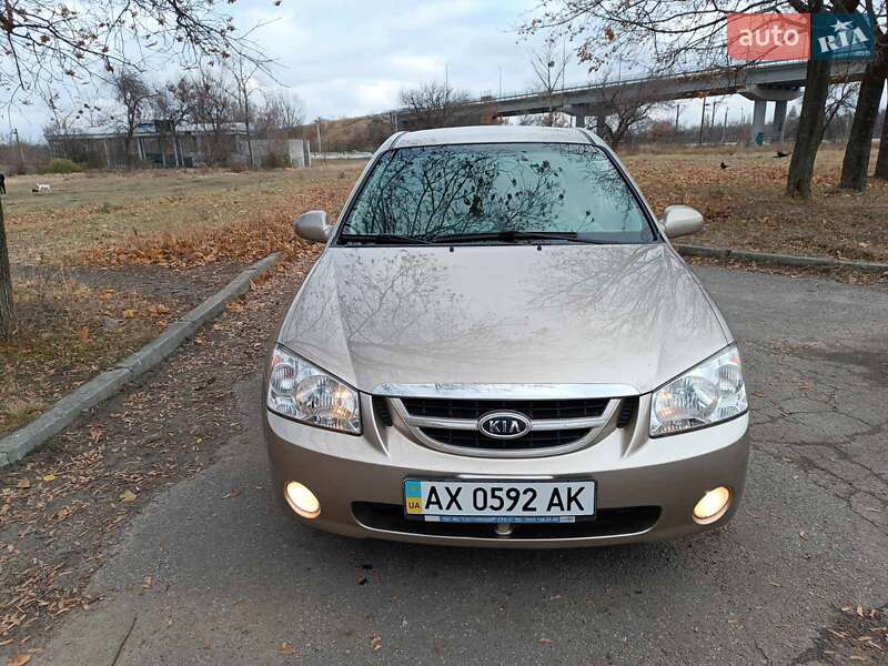Kia Cerato (2006)