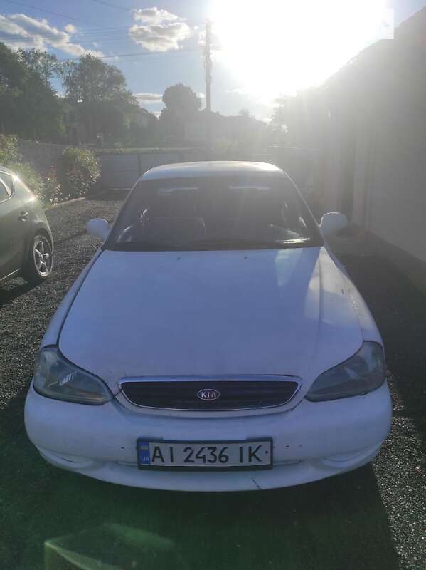 Kia Clarus (2000)