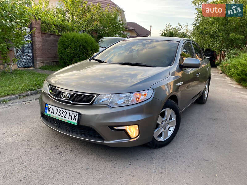 Kia Forte (2010)