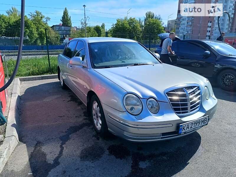 Kia Opirus (2005)