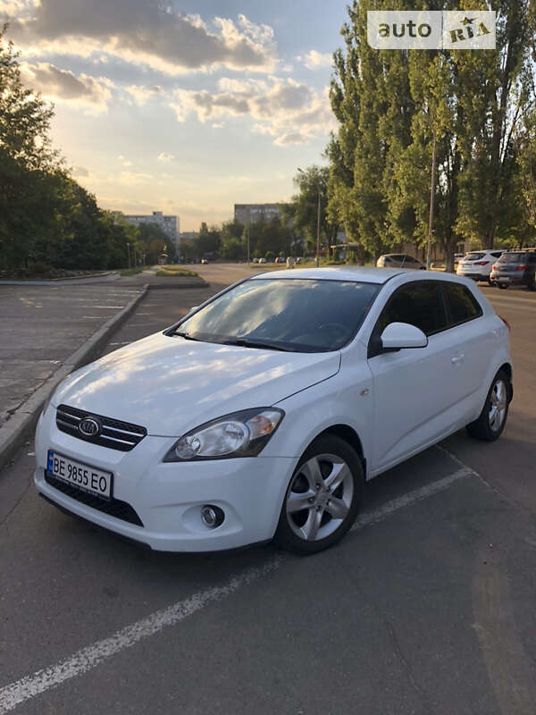Kia Cee'd (2008)