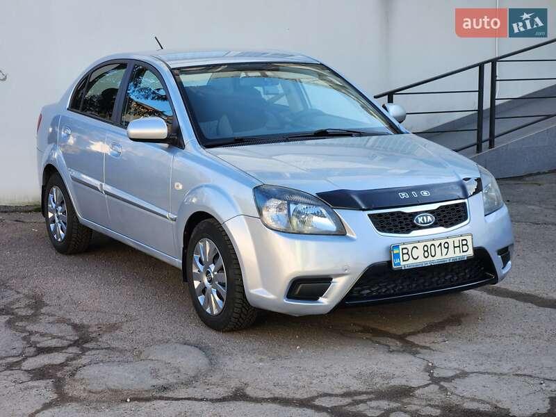 Kia Rio (2010)