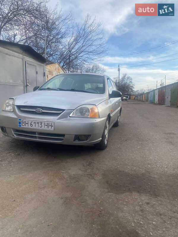 Kia Rio (2003)