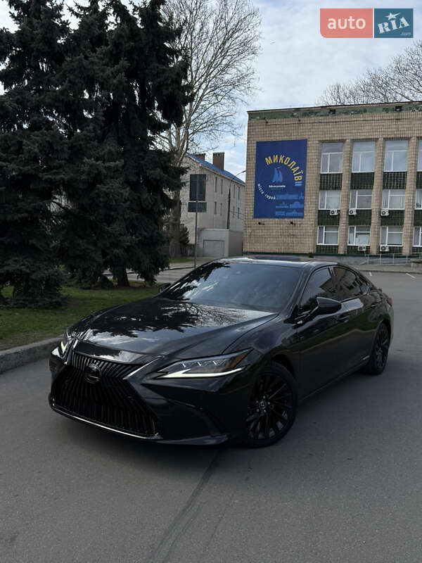 Lexus Es (2019)