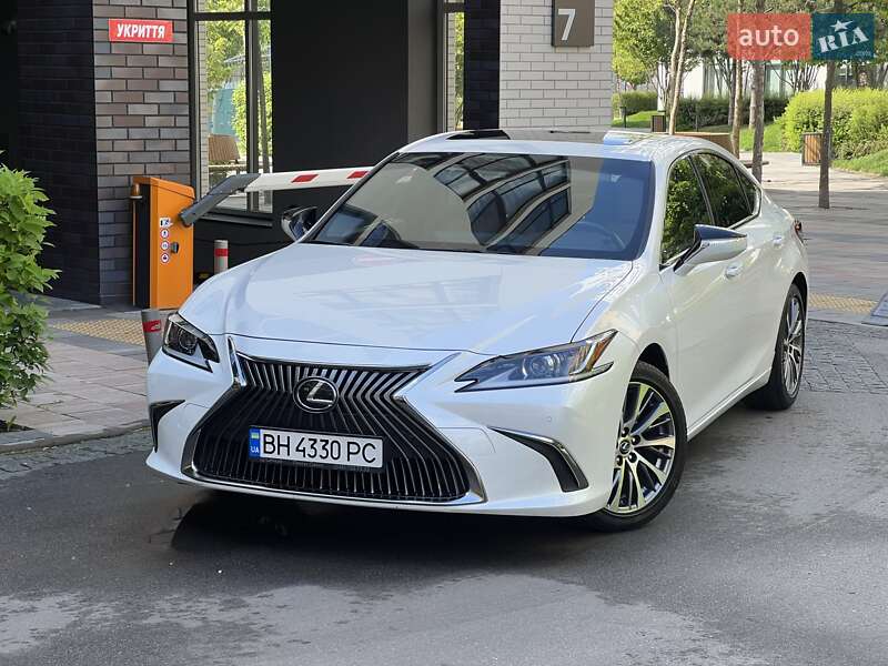 Lexus Es (2020)