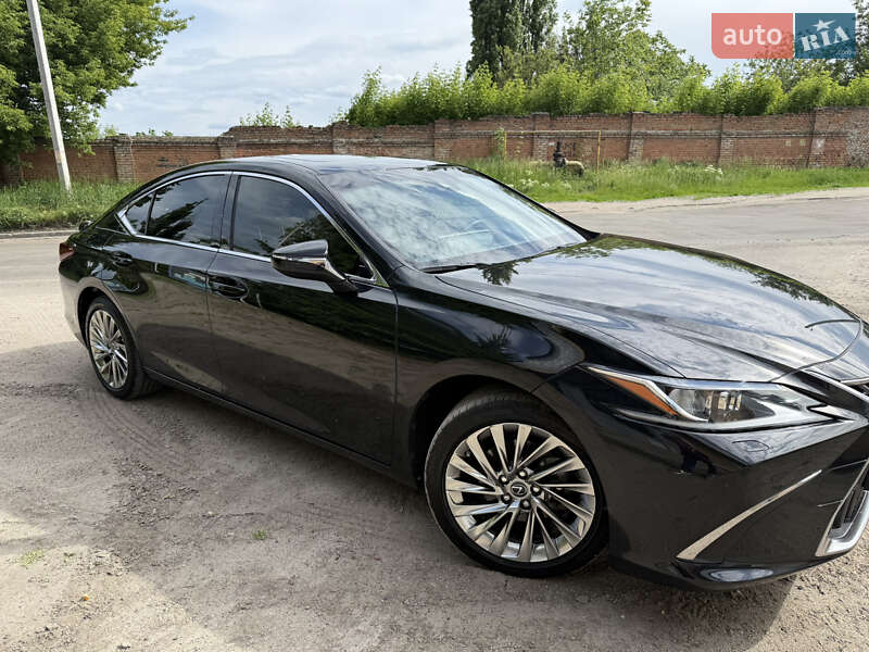 Lexus Es (2022)
