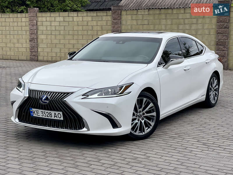 Lexus Es (2020)