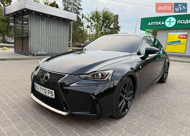 Lexus Is (2019)