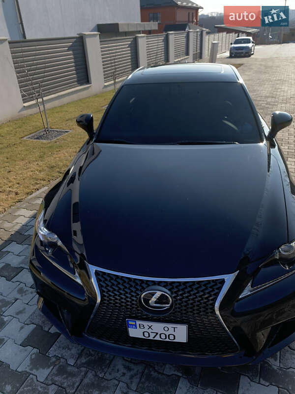 Lexus Is (2016)