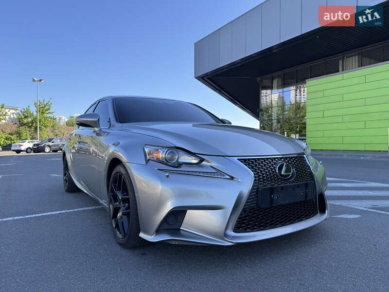 Lexus Is (2015)