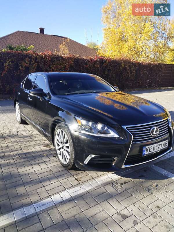 Lexus Ls (2014)