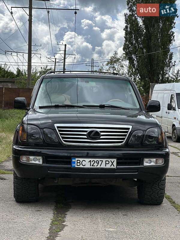 Lexus Lx (2005)