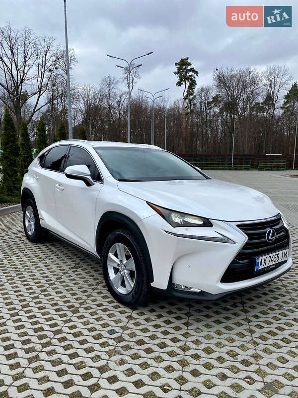 Lexus Nx (2015)