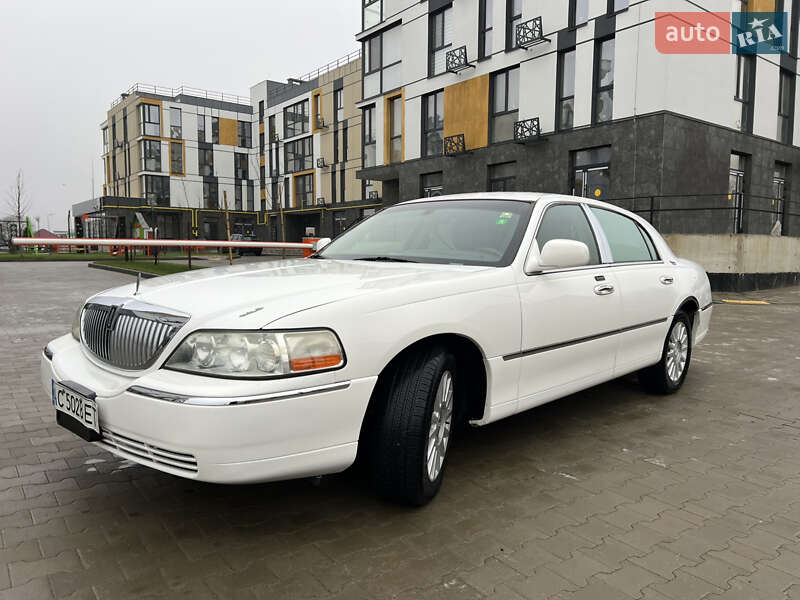 Lincoln Town car (2011)