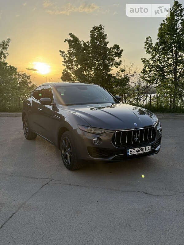 Maserati Levante (2017)