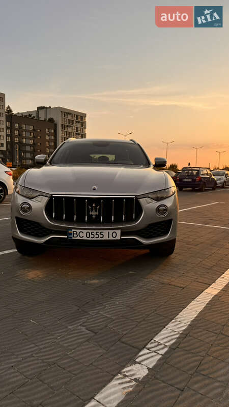 Maserati Levante (2016)