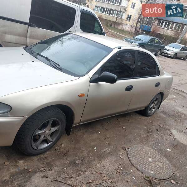 Mazda 323 (1997)
