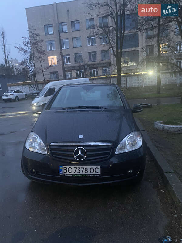 Mercedes-benz A-class (2011)