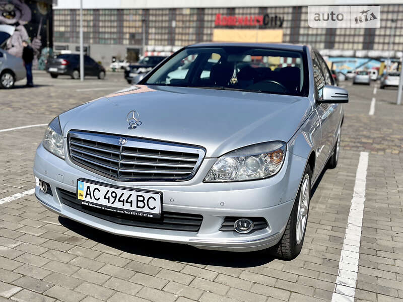 Mercedes-benz 220 cdi (2010)