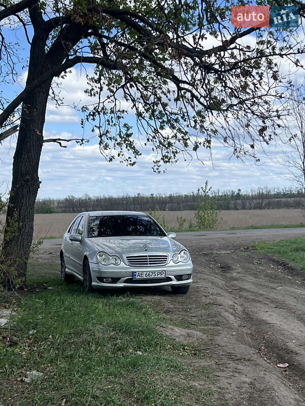 Mercedes-benz C-class (2005)