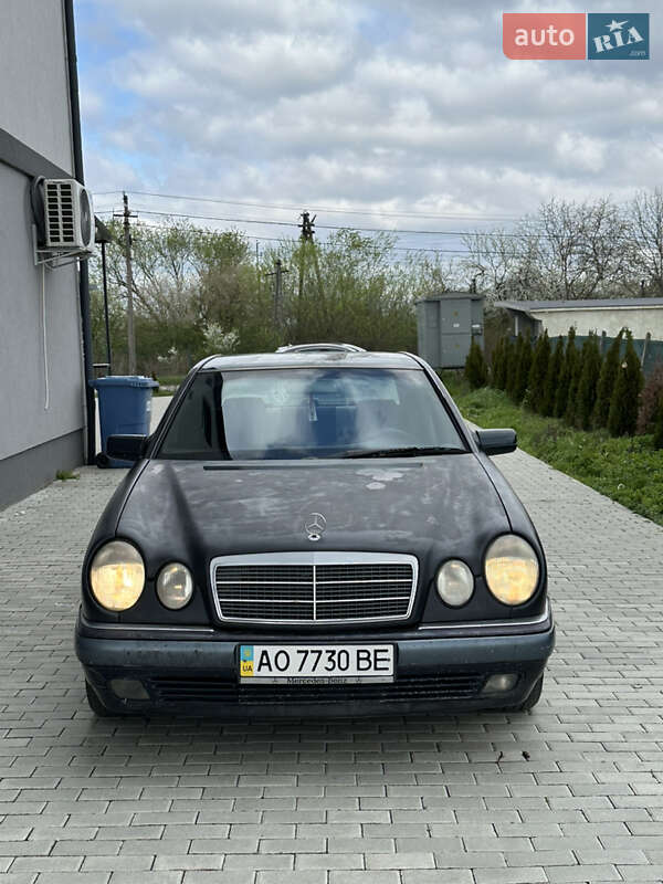Mercedes-benz E-class (1998)