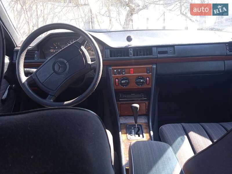 Mercedes-benz E-class (1991)