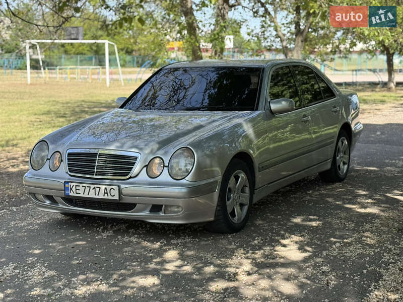 Mercedes-benz E-class (2001)