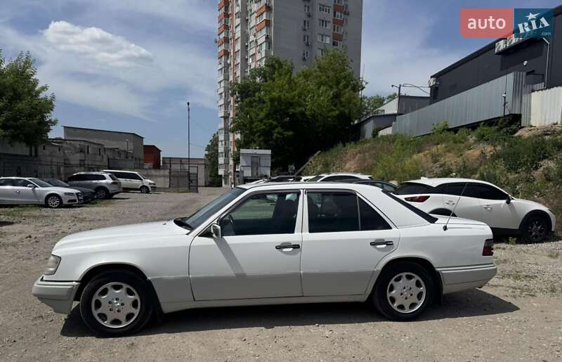 Mercedes-benz E-class (1995)