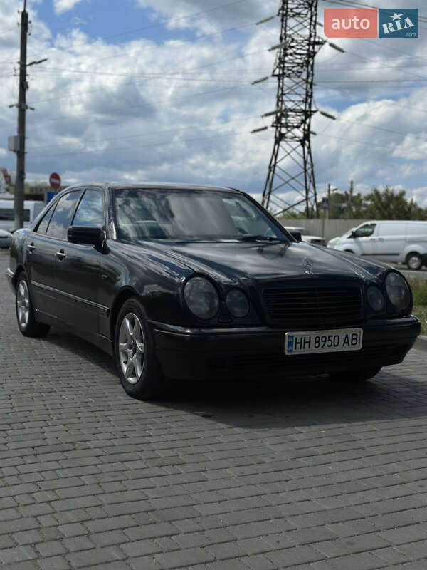 Mercedes-benz E-class (1998)