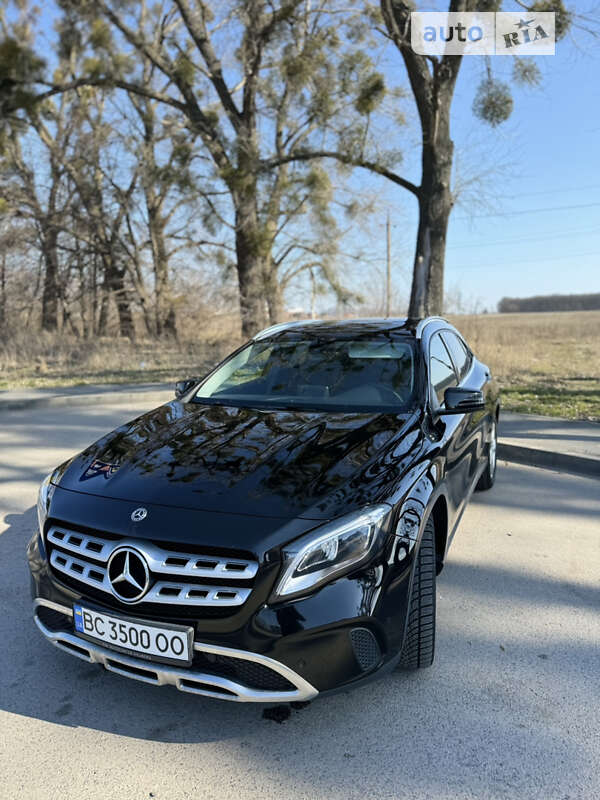 Mercedes-benz Gla-class (2019)