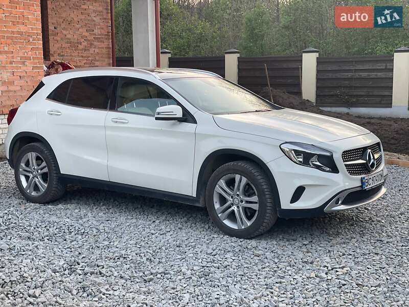 Mercedes-benz Gla-class (2016)