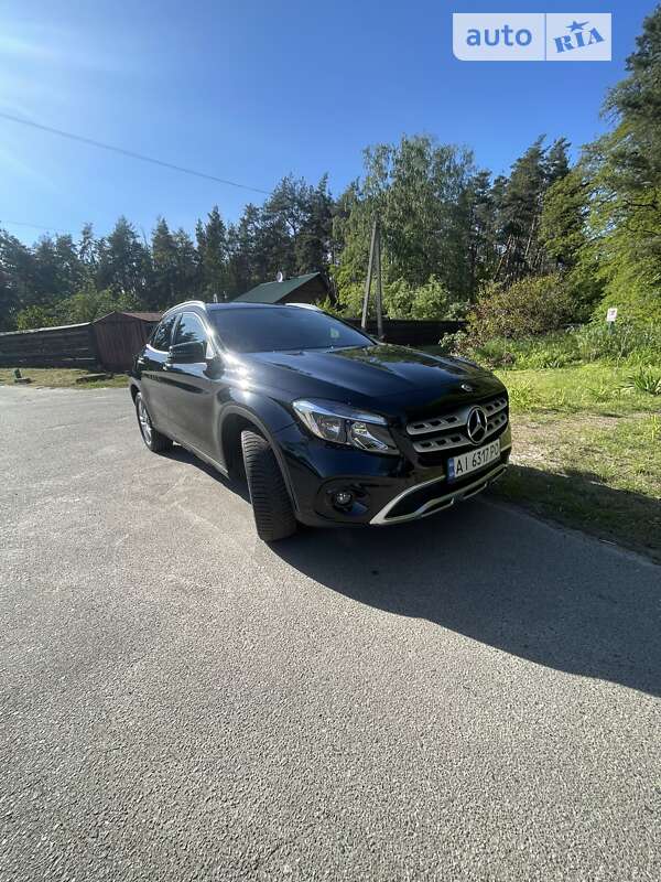 Mercedes-benz Gla-class (2017)