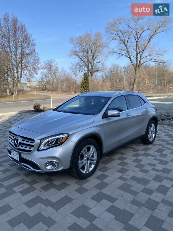 Mercedes-benz Gla-class (2018)