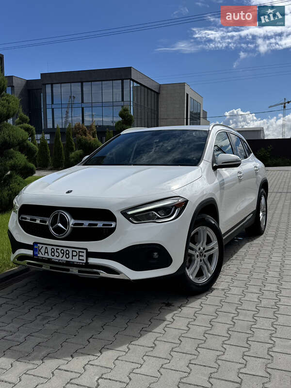 Mercedes-benz Gla-class (2021)