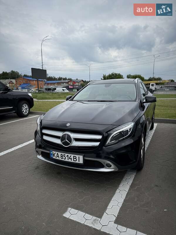Mercedes-benz Gla-class (2015)