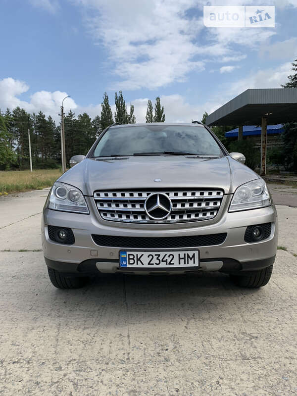 Mercedes-benz M-class (2006)