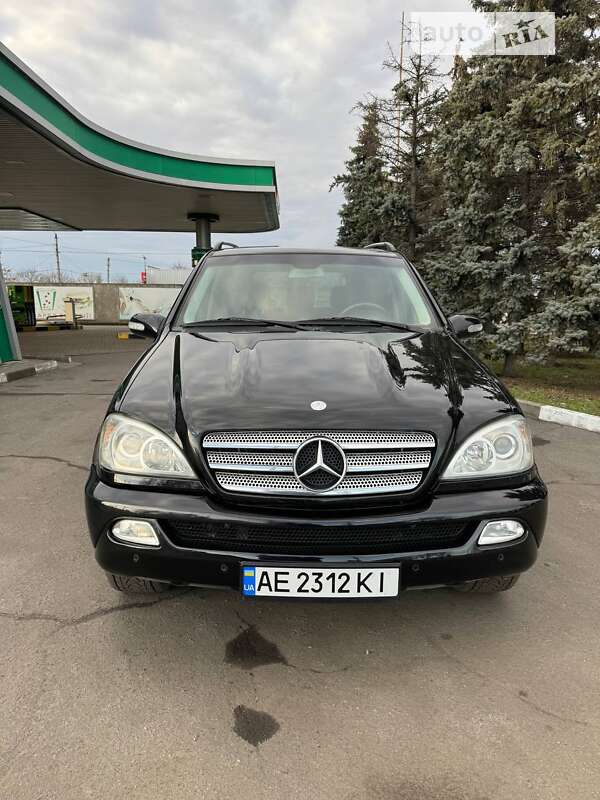Mercedes-benz M-class (2005)