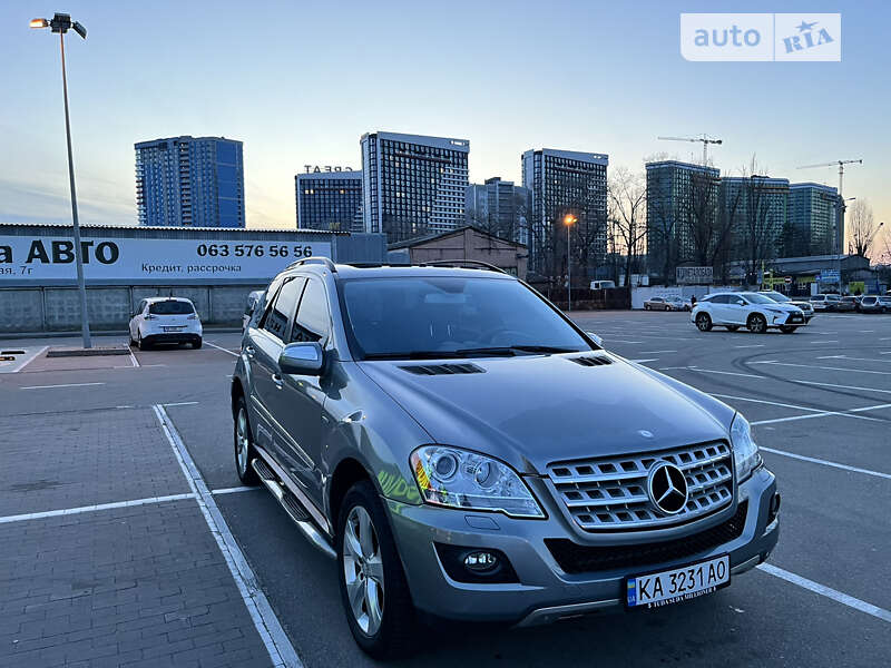 Mercedes-benz M-class (2010)