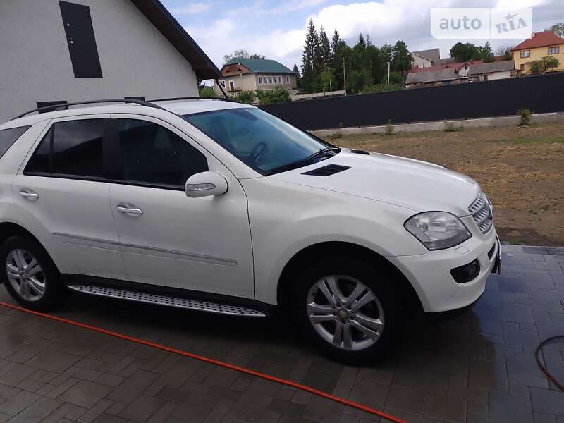 Mercedes-benz M-class (2008)