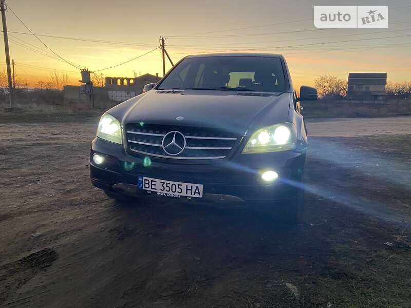 Mercedes-benz M-class (2005)