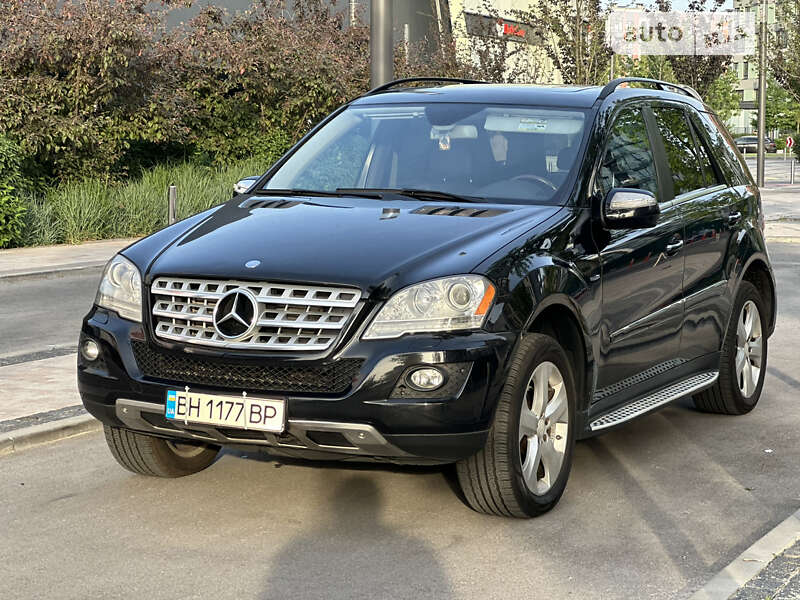Mercedes-benz M-class (2010)